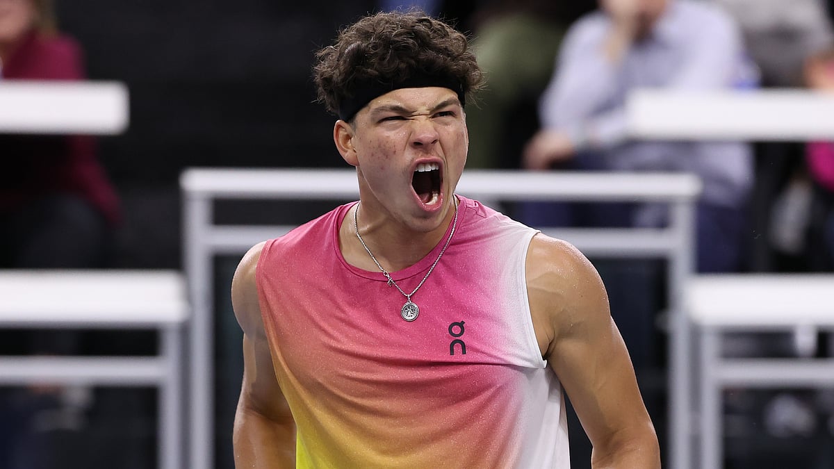 Ben Shelton roars after winning match point