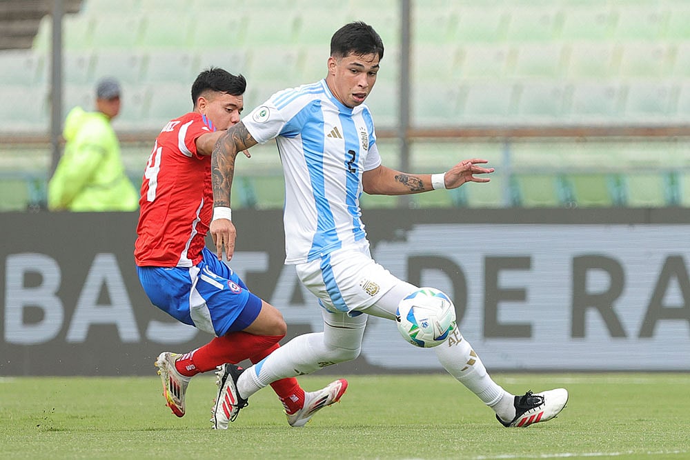 South American U20 Soccer: Argentina vs Chile