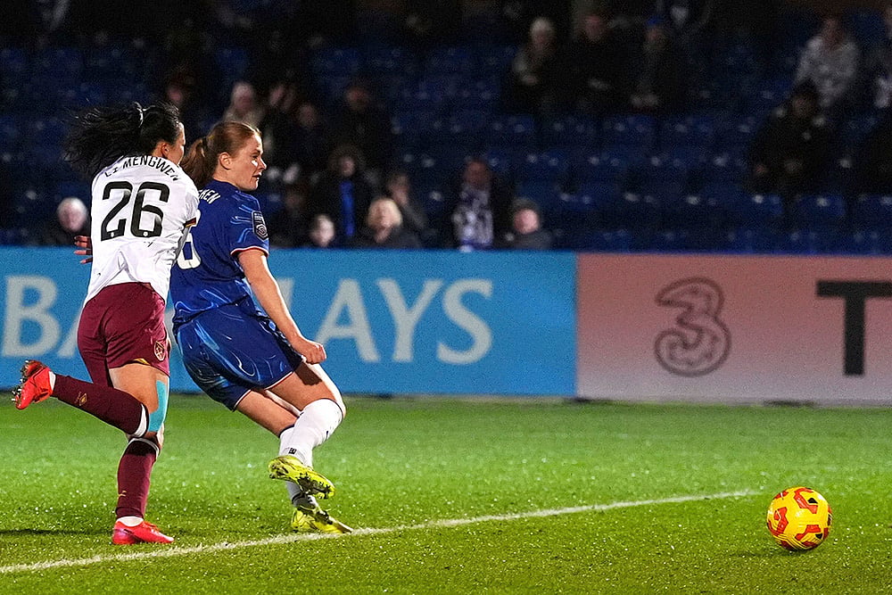 Britain Soccer Womens League Cup Semi-Final Chelsea and West Ham United match: Sjoeke Nusken