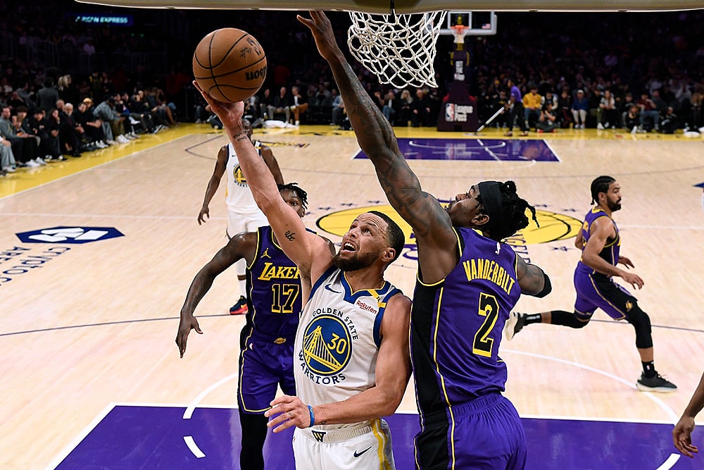NBA Basketball Golden State Warriors vs Los Angeles Lakers game: 