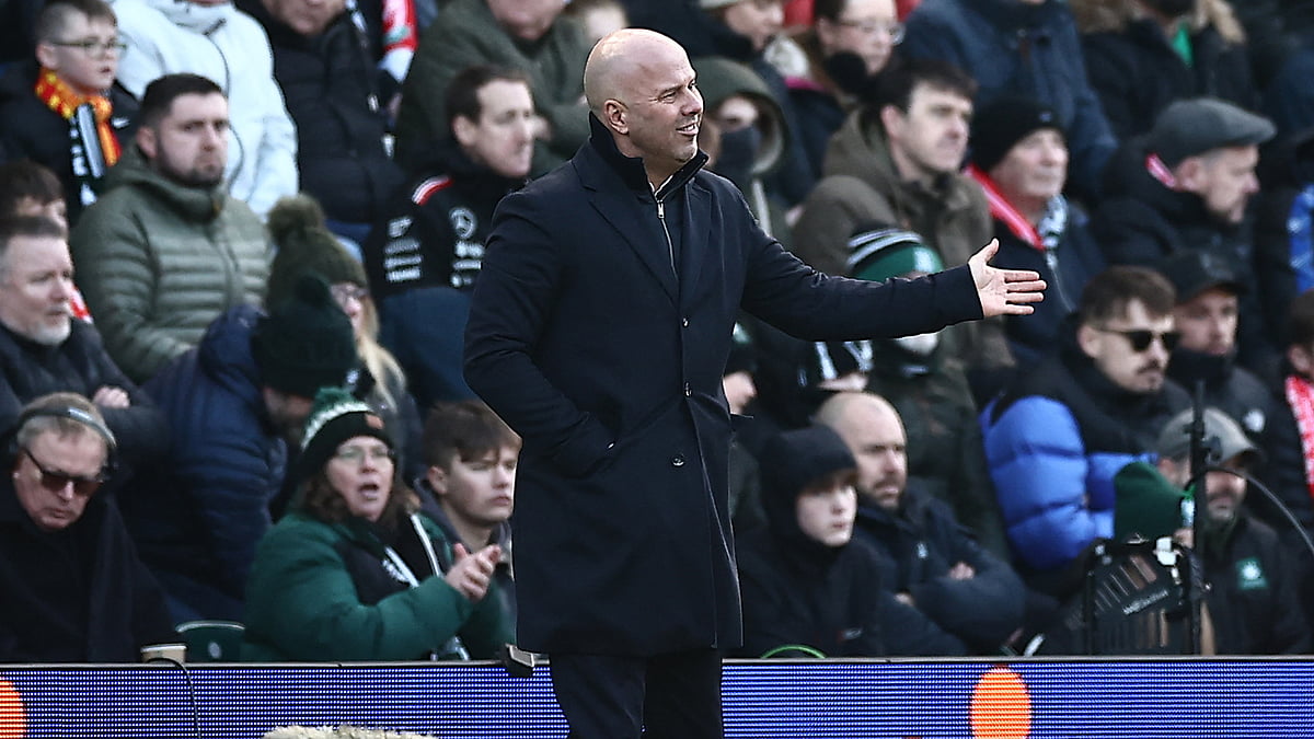 Arne Slot during Liverpool's FA Cup defeat to Plymouth Argyle