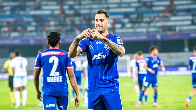 BFC celebrate their victory over JFC - ISL