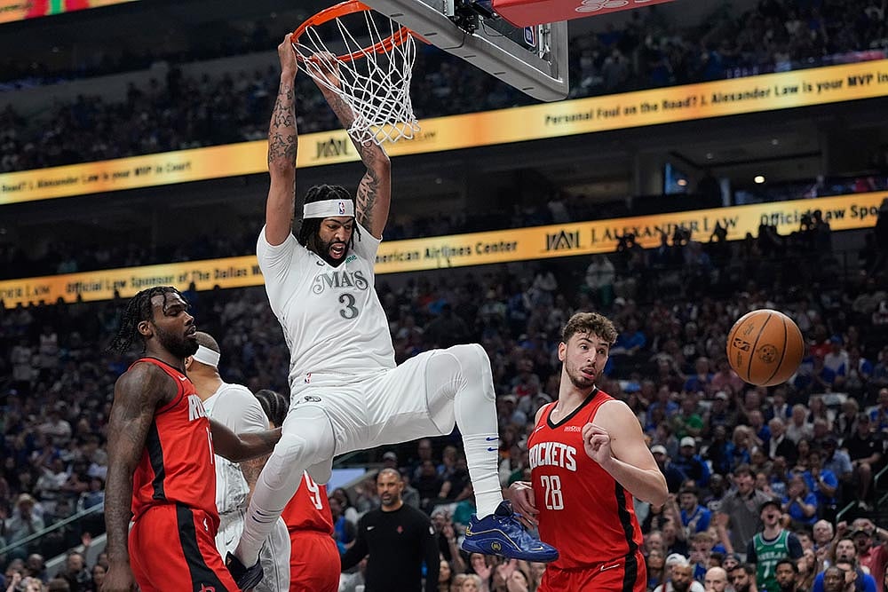 NBA Basketball: Dallas Mavericks vs Houston Rockets