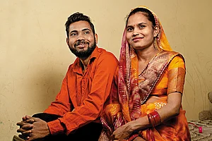 | Photo: Suresh K. Pandey : Love, Unlimited: Shashi and Jadgish at their East Delhi home