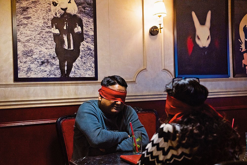 | Photo: Animikh chakrabarty : Two strangers getting to know each other at a social meet up in Dirty Rabbit organised by Thrifty Social in Delhi 