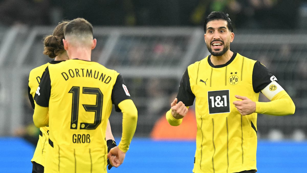 Emre Can in action for Borussia Dortmund.