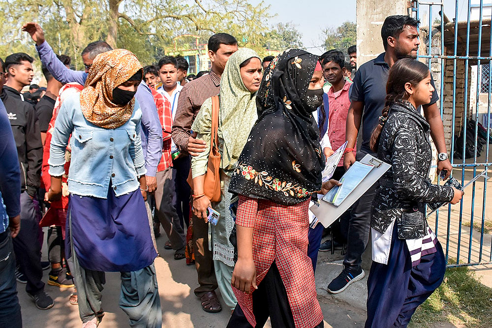 Class 10 board exams begin in West Bengal