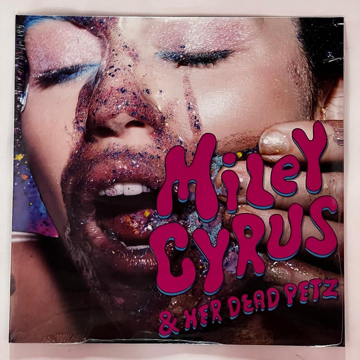 Miley Cyrus & Her Dead Petz by Miley Cyrus