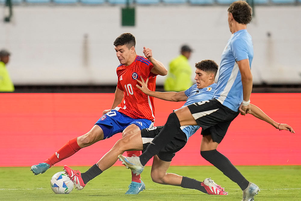 Chile U20 vs Uruguay U20 Soccer South American U20 Championship: Patricio Pacifico