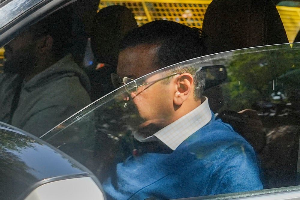 Arvind Kejriwal arrives for Punjab AAP MLAs meet