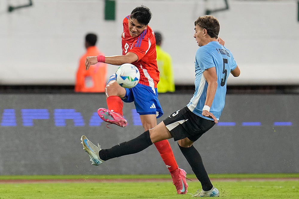 Chile U20 vs Uruguay U20 Soccer South American U20 Championship: Damian Pizarro
