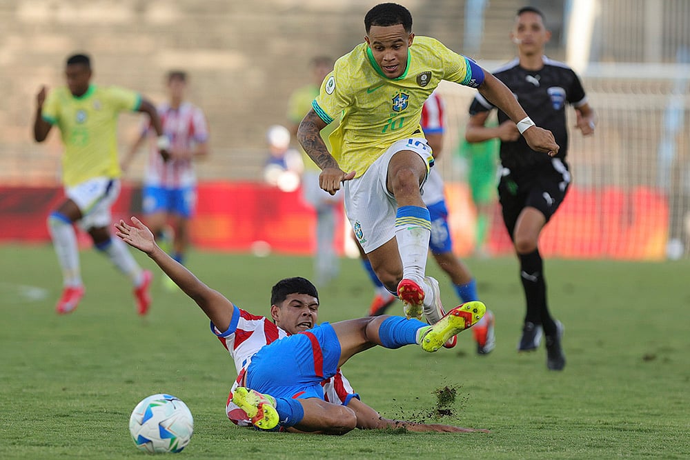 Paraguay U20 vs Brazil U20 Soccer South American U20 Championship: Pedro Silva 