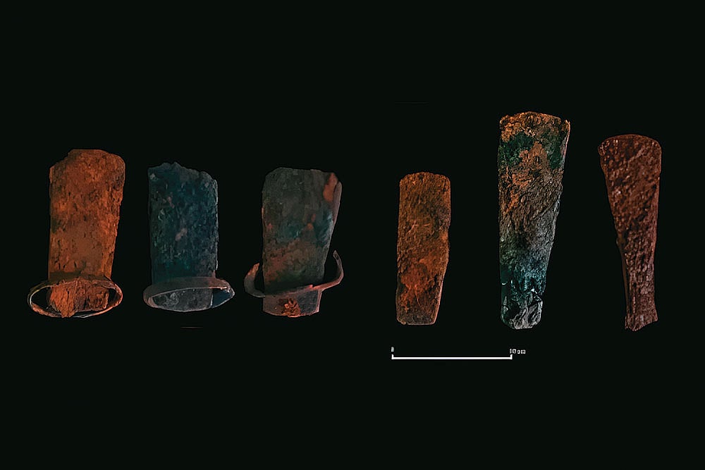 Science and Politics: Iron chisels, 
as published in a report of the Tamil Nadu government