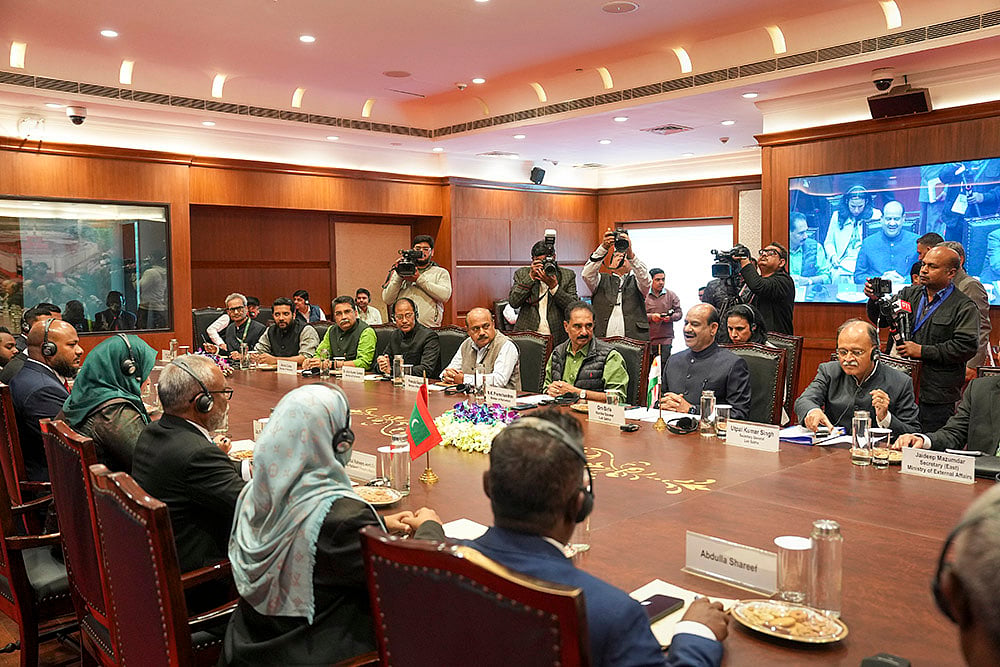 Om Birla, Abdul Raheem Abdulla meet