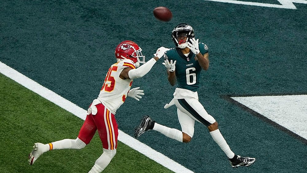 | Photo: AP/Charlie Riedel : Super Bowl LIX, Eagles vs Chiefs: Eagles wide receiver DeVonta Smith (6) catches a touchdown pass 