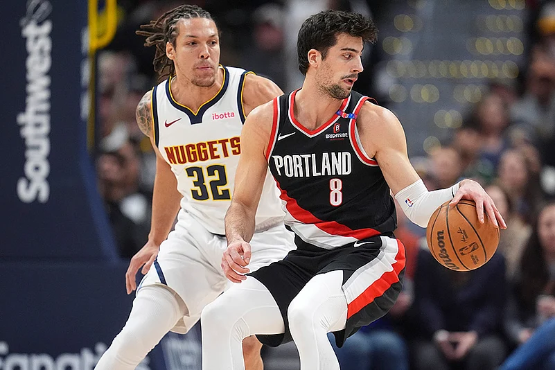 NBA Bakstball Portland Trail Blazers vs Denver Nuggets Basketball: Deni Avdija