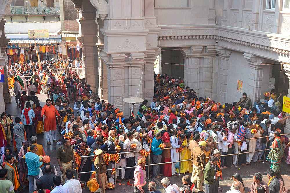 Devotees at Vindhyavasini temple