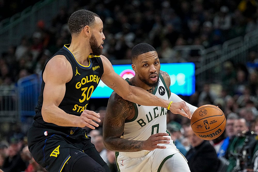 NBA Bakstball Golden State Warriors vs Milwaukee Bucks Basketball: Stephen Curry