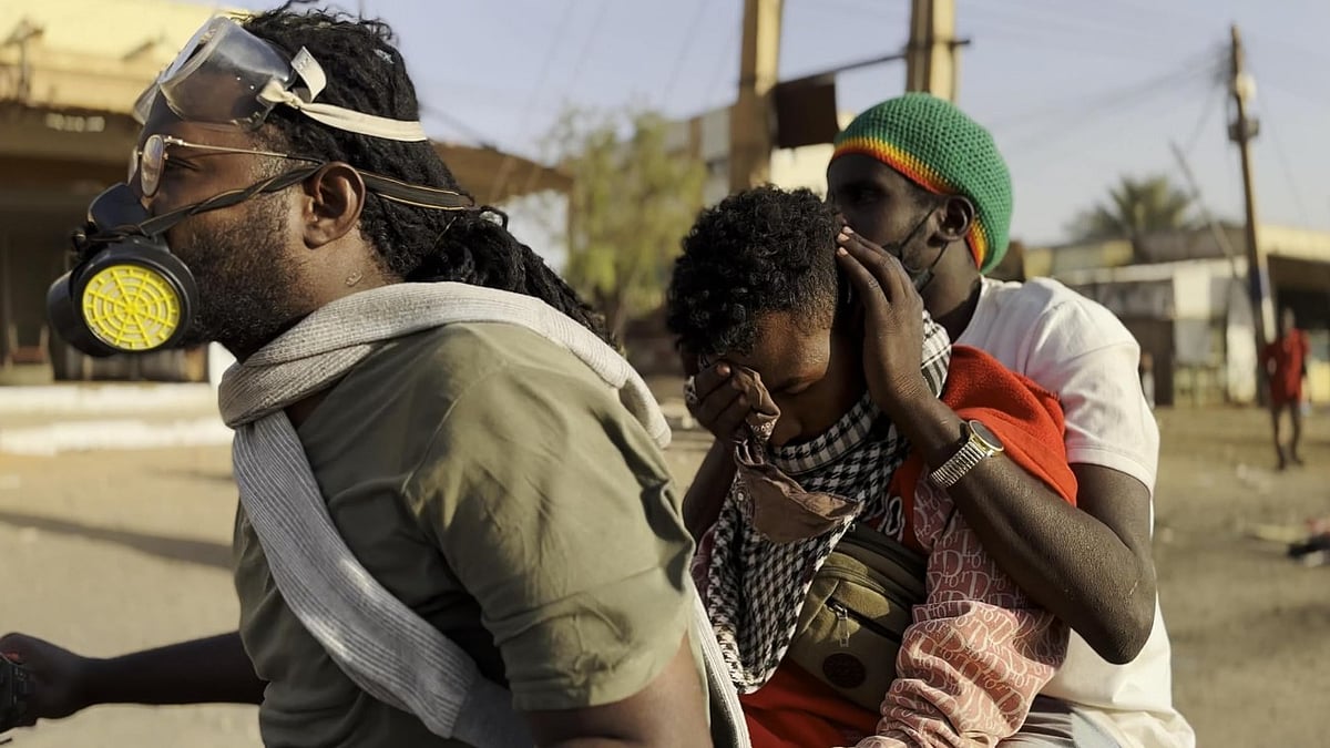 IMDB : A still from 'Khartoum'
