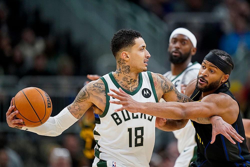 NBA Bakstball Golden State Warriors vs Milwaukee Bucks Basketball: Moses Moody