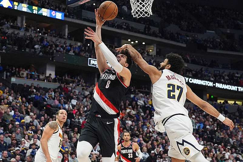 NBA Bakstball Portland Trail Blazers vs Denver Nuggets Basketball: Deni Avdija