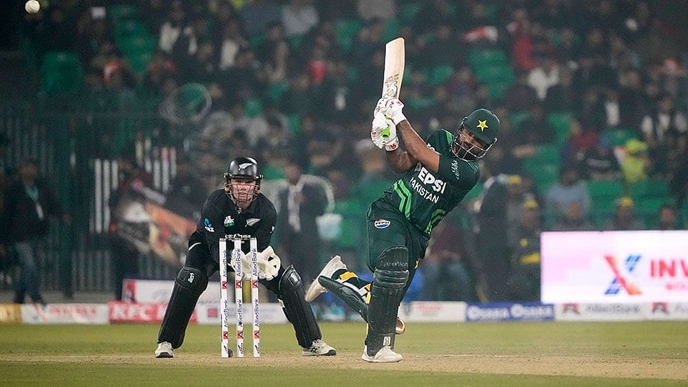 File : Pakistan Tri-Nation Series: New Zealand vs Pakistan match. 