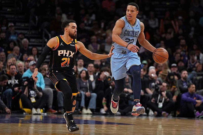 NBA Basketball Game: Phoenix Suns vs Memphis Grizzlies