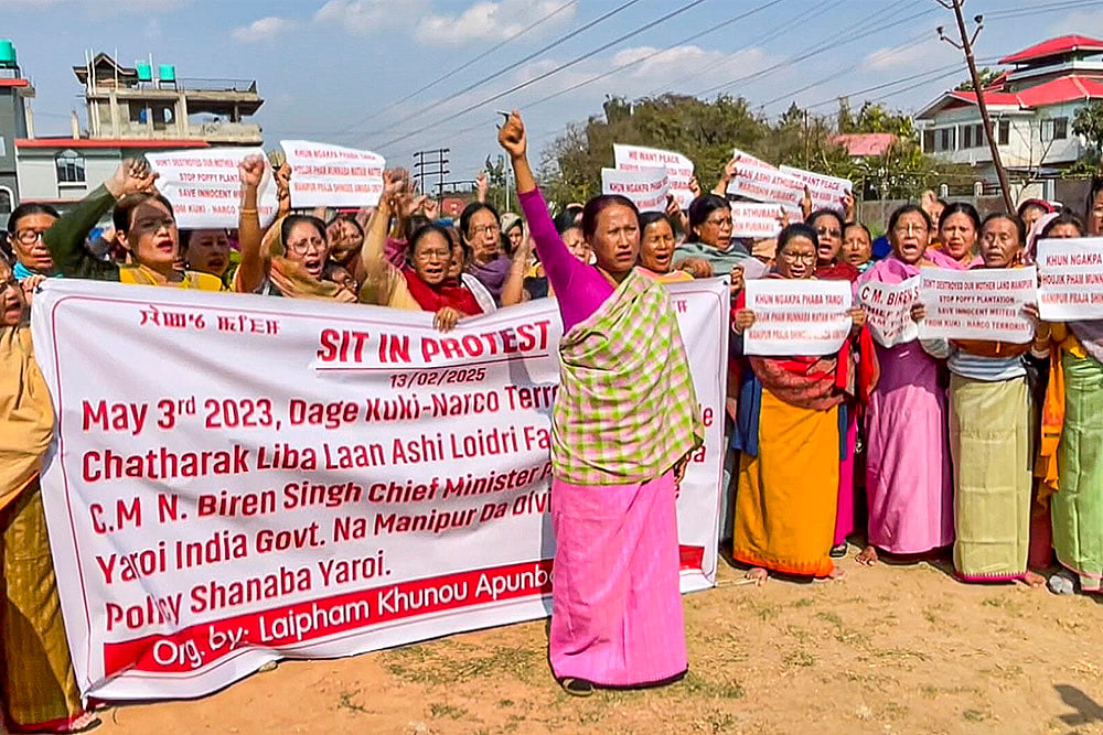 protest demanding the retention of N Biren Singh as Manipur CM 