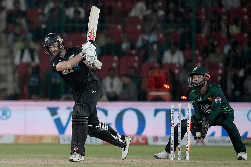 Pakistan Tri-Series Cricket: NZ vs PAK
