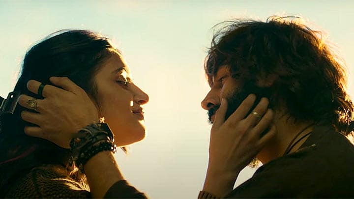 YouTube : A still of Kartik Aaryan and Sreeleela from Anurag Basu's musical drama