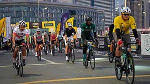 | Photo: AP/Altaf Qadri : L'Etape Dubai Cycling