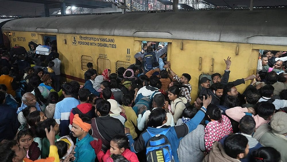 | Photo: PTI Delhi/ Arun Sharma : New Delhi Railway Station stampede