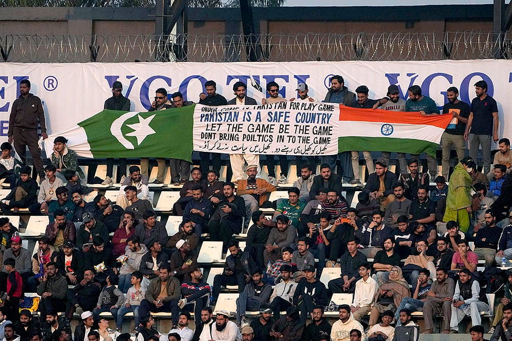 2025 ICC Champions Trophy Cricket tournament_Pakistani and Indian flags 