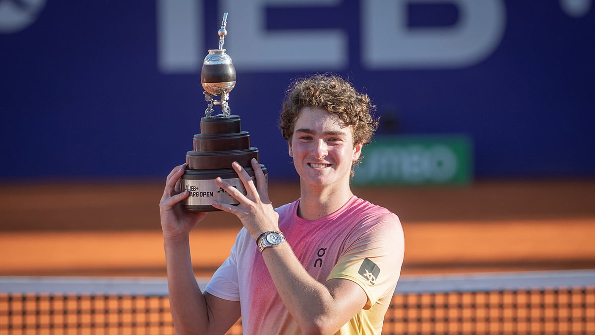 Joao Fonseca celebrates his maiden ATP title win in Buenos Aires