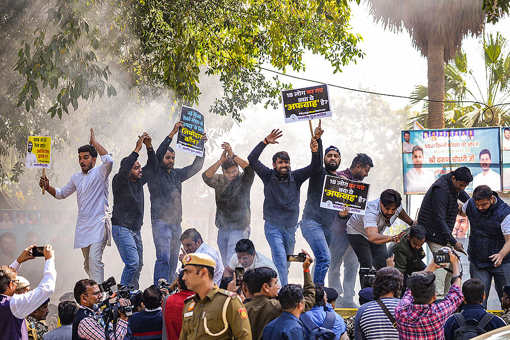 IYC protest over stampede at New Delhi Railway Station