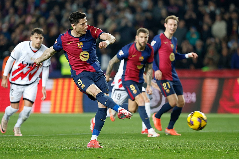 Spanish La Liga soccer Barcelona vs Rayo Vallecano: Robert Lewandowski 