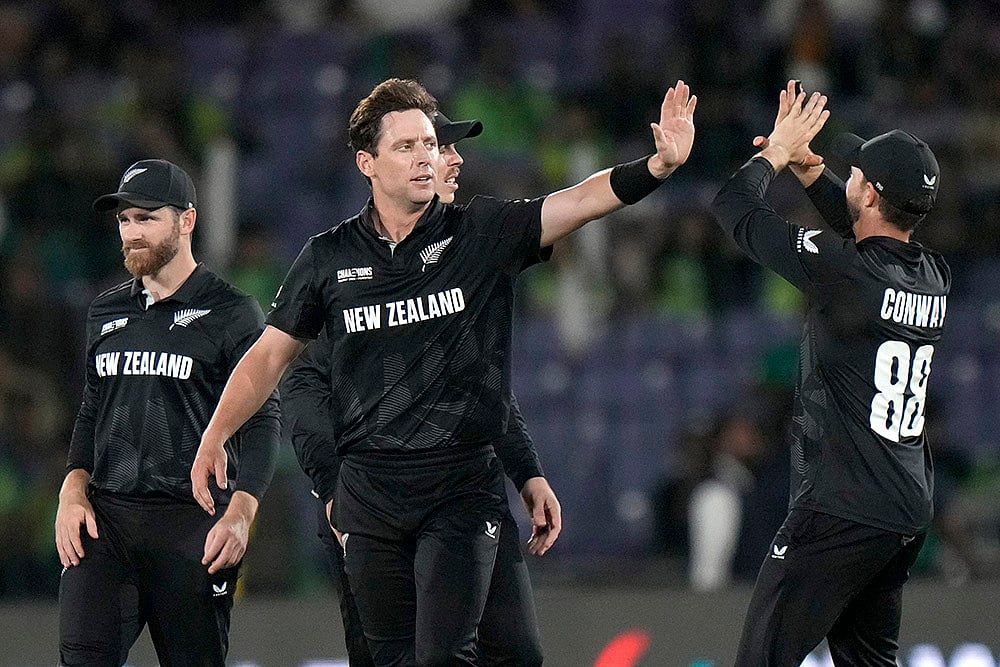 ICC Champions Trophy Pakistan vs New Zealand Cricket PAK vs NZ ODI cricket Match 1: Matt Henry