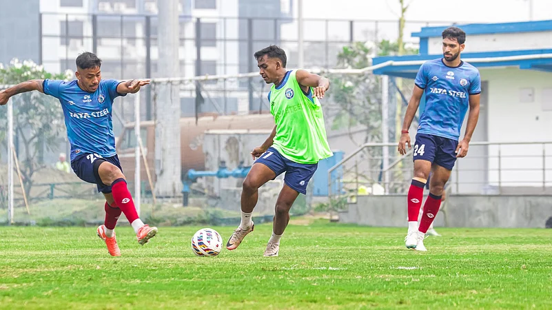 Jamshedpur FC players train