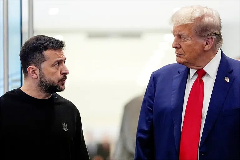 AP : Ukrainian President Volodymyr Zelenskyy with US President Donald Trump