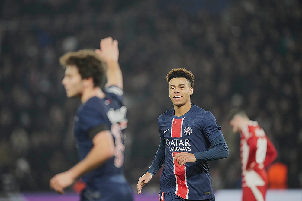 France Soccer Champions League: Paris Saint-Germain and Brest