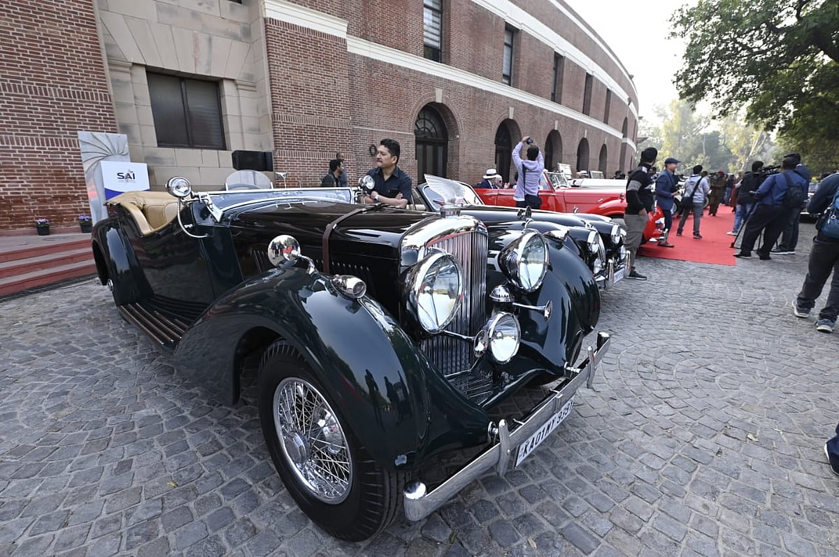 21 Gun Salute Vintage Car rally at Kartavya Path in New Delhi_8