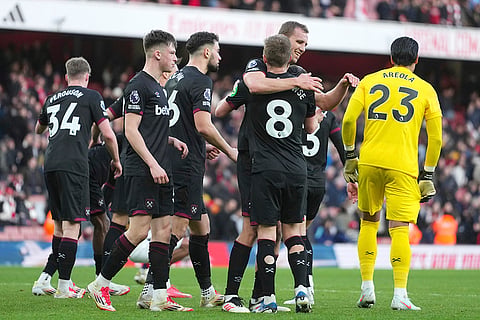 EPL Arsenal vs West Ham: West Ham players celebrate their victory