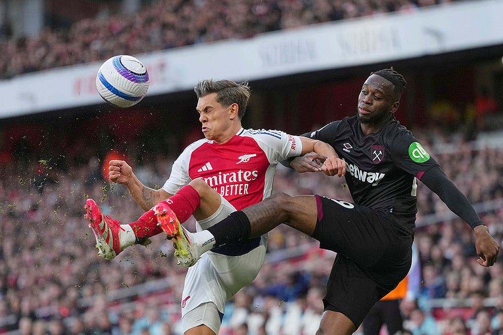 English premier league soccer 2024-25 Arsenal FC vs West Ham United: Leandro Trossard