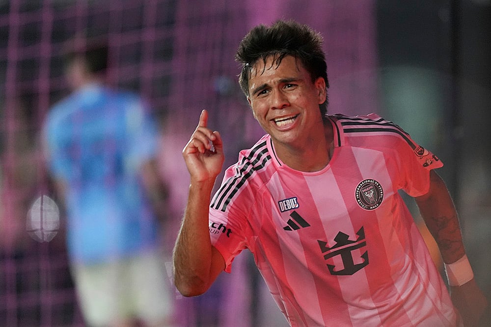 | Photo: AP/Rebecca Blackwell : Inter Miami Vs New York City: Inter Miami midfielder Telasco Segovia (8) celebrates scoring his side's second goal