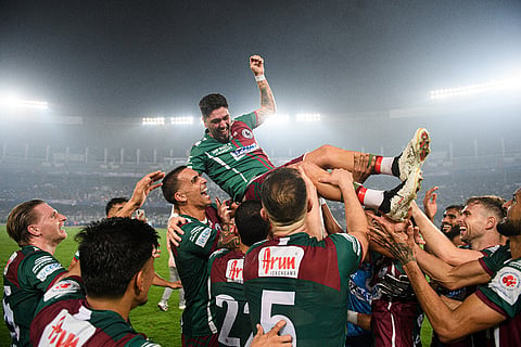 Dimitrios Petratos celebrates with Mohun Bagan Super Giant's ISL Shield triumph with teammates