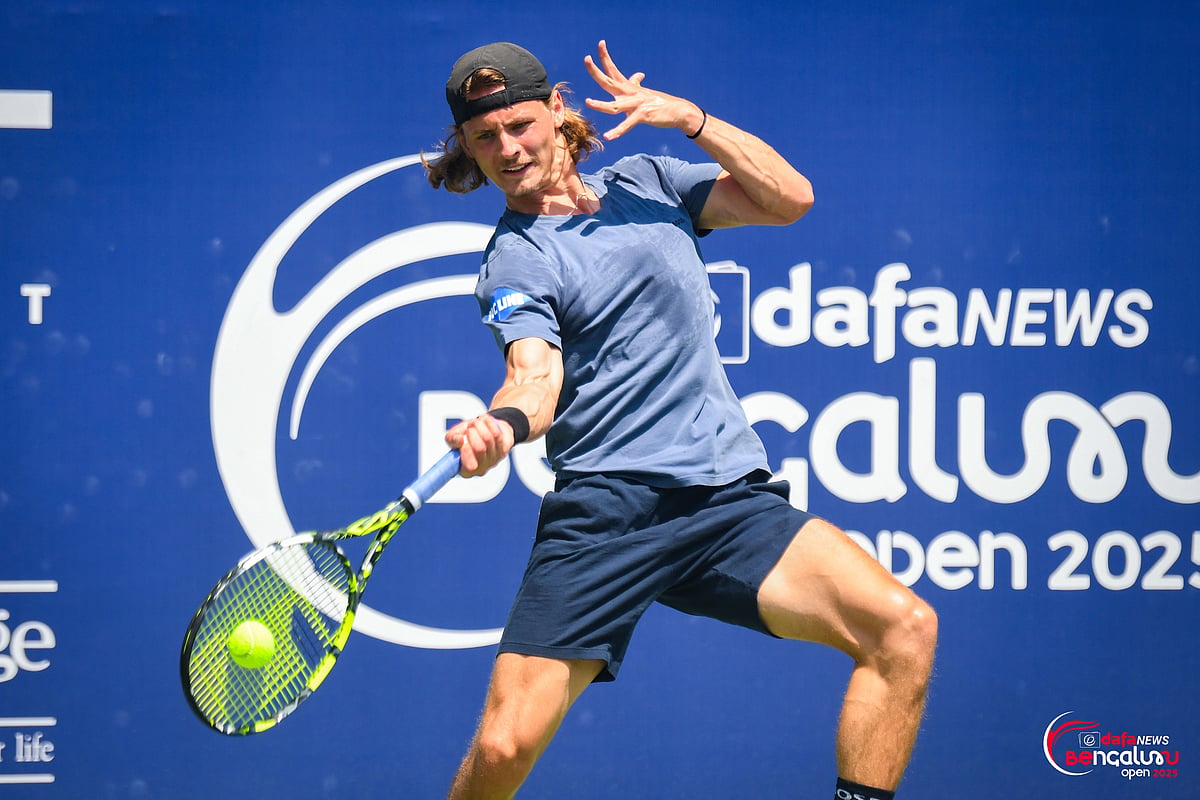 KSLTA : Hynek Barton hitting forehand at Bengaluru Open 2025 1st round match. 