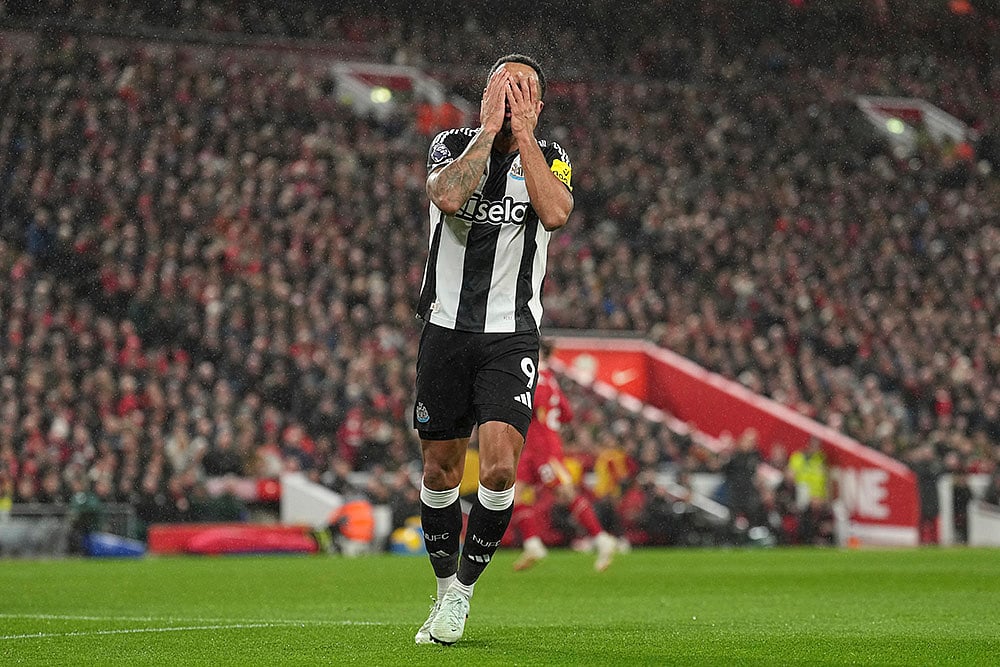 English Premier League Soccer 2024-25 Liverpool Vs Newcastle United match photo: Callum Wilson