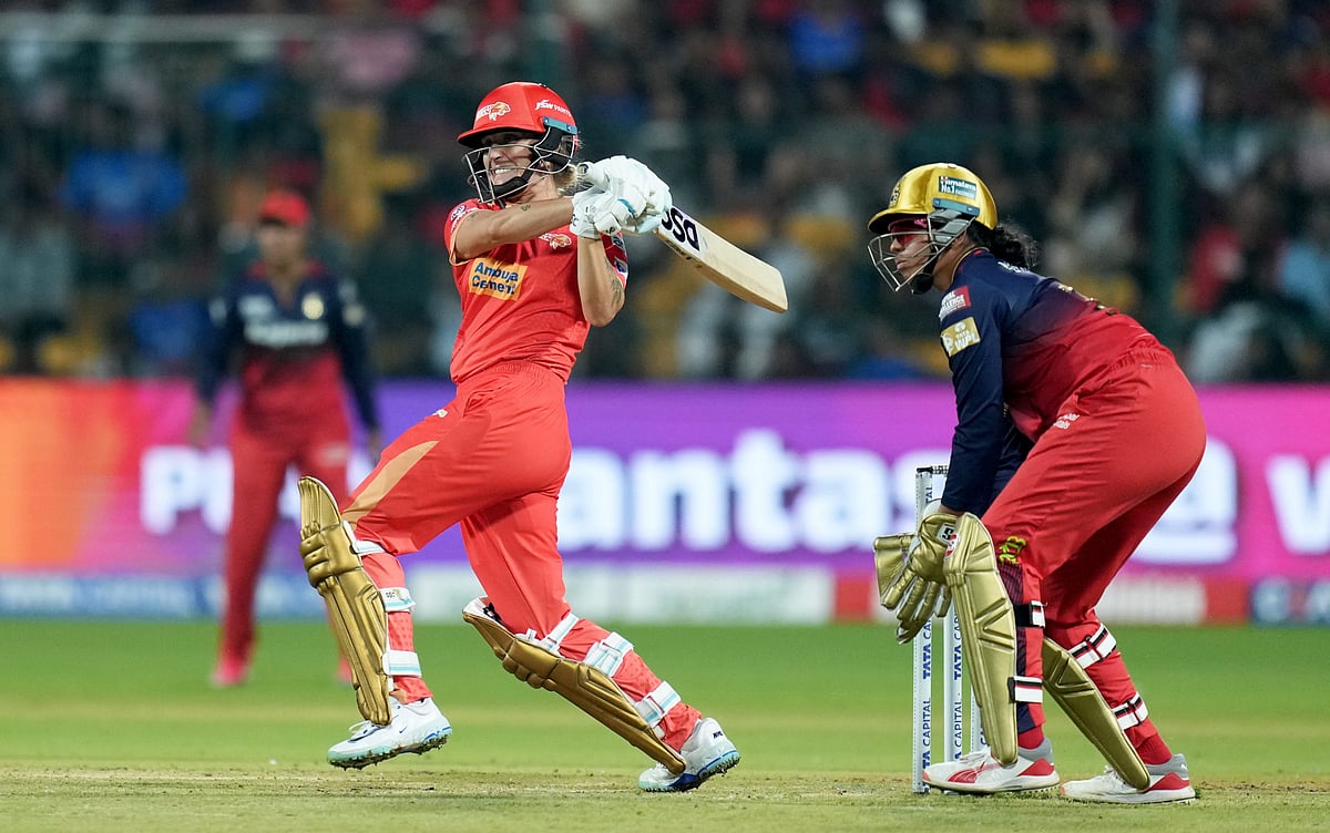  (PTI Photo/Shailendra Bhojak) : Bengaluru: Gujarat Giants captain Ashleigh Gardner plays a shot during a Women's Premier League (WPL) 2025 cricket match between Royal Challengers Bengaluru and Gujarat Giants, at the M Chinnaswamy Stadium, in Bengaluru, Thursday, Feb. 27, 2025.