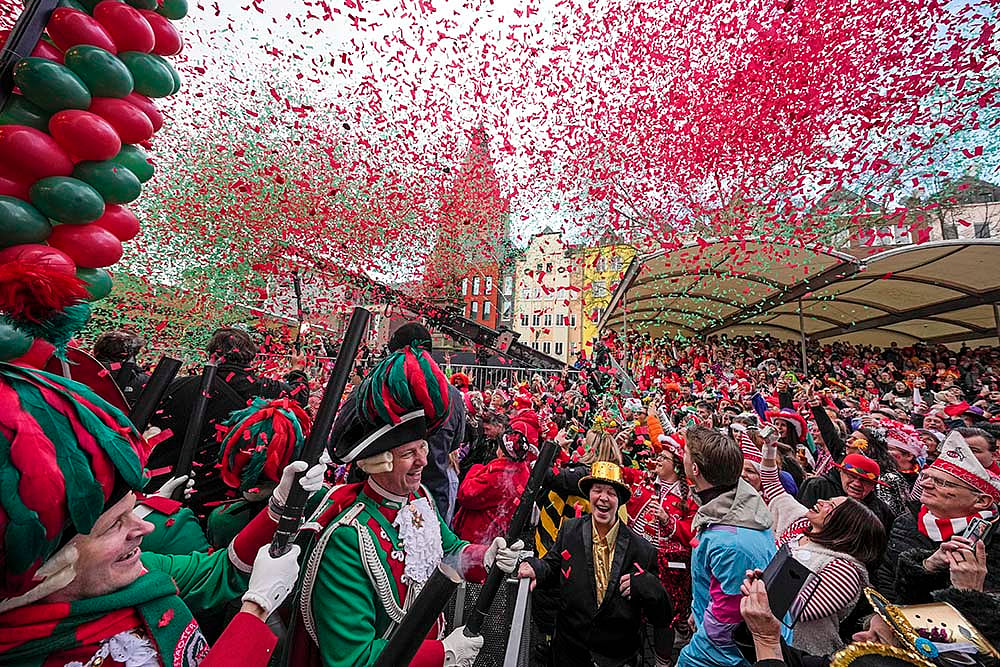 | Photo: AP/Martin Meissner : Cologne Carnival 2025