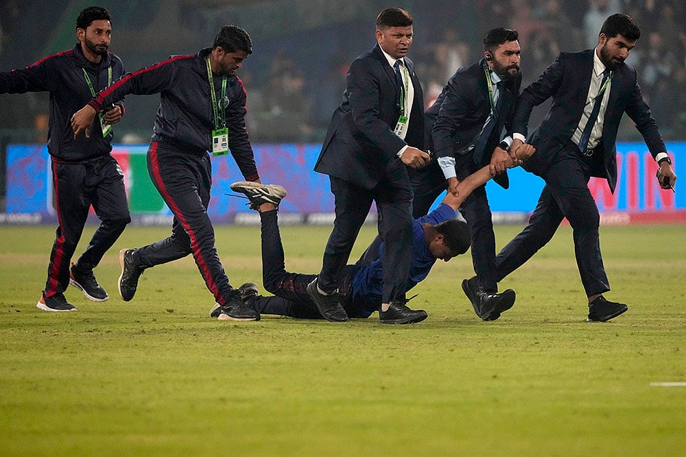 Pakistan Cricket Champions Trophy AFG vs ENG CT 2025 Pitch Invader Photo: 2